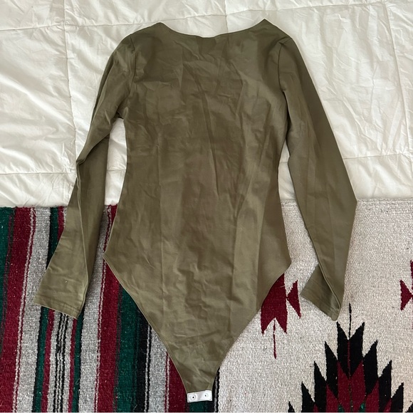 MANGOPOP army green long sleeve body suit, scoop neck, size M - Picture 2 of 4